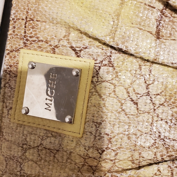 Set Of Two Classic Miche Shells - Picture 4 of 11